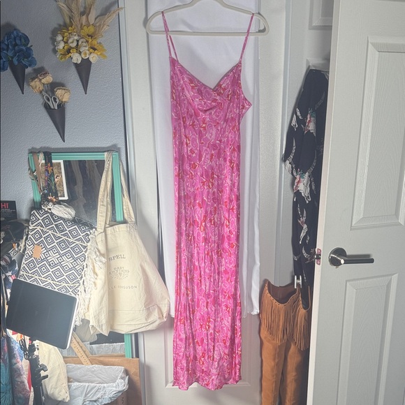NWT Spell Islamorada Bias Maxi Dress in Canyon Rose Size Medium - Picture 5 of 14